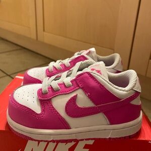 Pink dunks